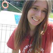 Soy profesora de natación y fitness que ofrece dar clases a todo tipo de edades, ya sea de natación (para aprender a nadar, mejorar técnica o hacer ejercicio), como fitness o incluso deportes